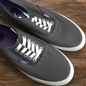 NEW VANS Sneakers Gray / Purple WOMEN’S sz 10